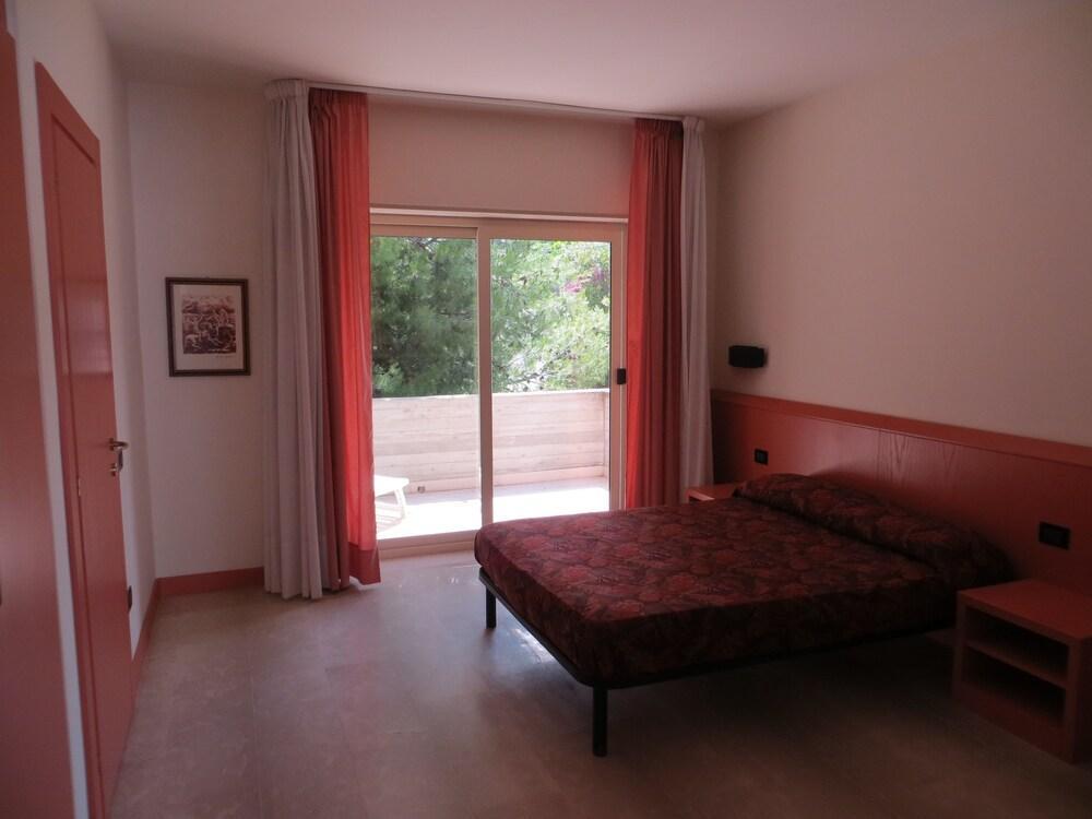 Villaggio Hotel Ripa Rodi Garganico Bagian luar foto